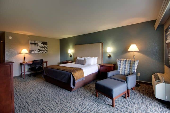 Room 30 of 80